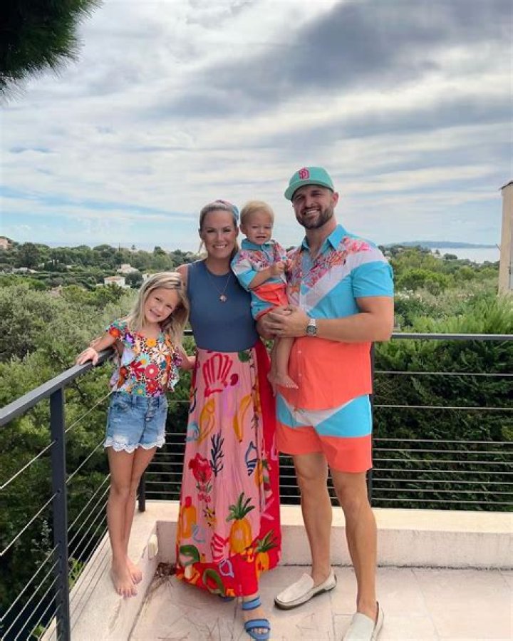 'Real Housewives of O.C.' Alum Kara Keough Gives Birth to Fourth Child Three Years After Son McCoy's ·
