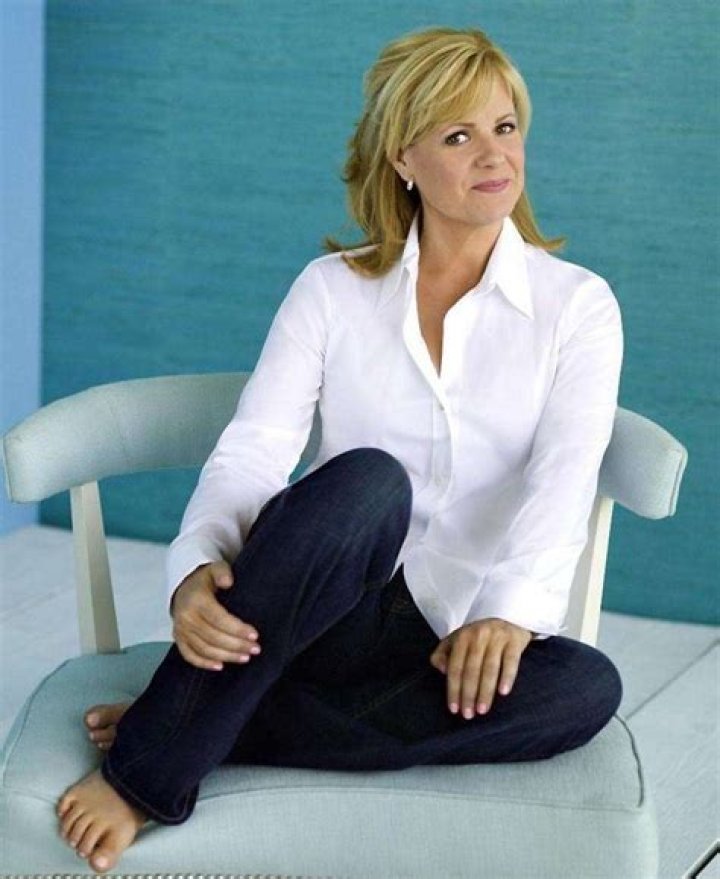 Bonnie Hunt Bio, Wiki, Age, Height, Family, Husband, Jumanji, Movies, and Net Worth.