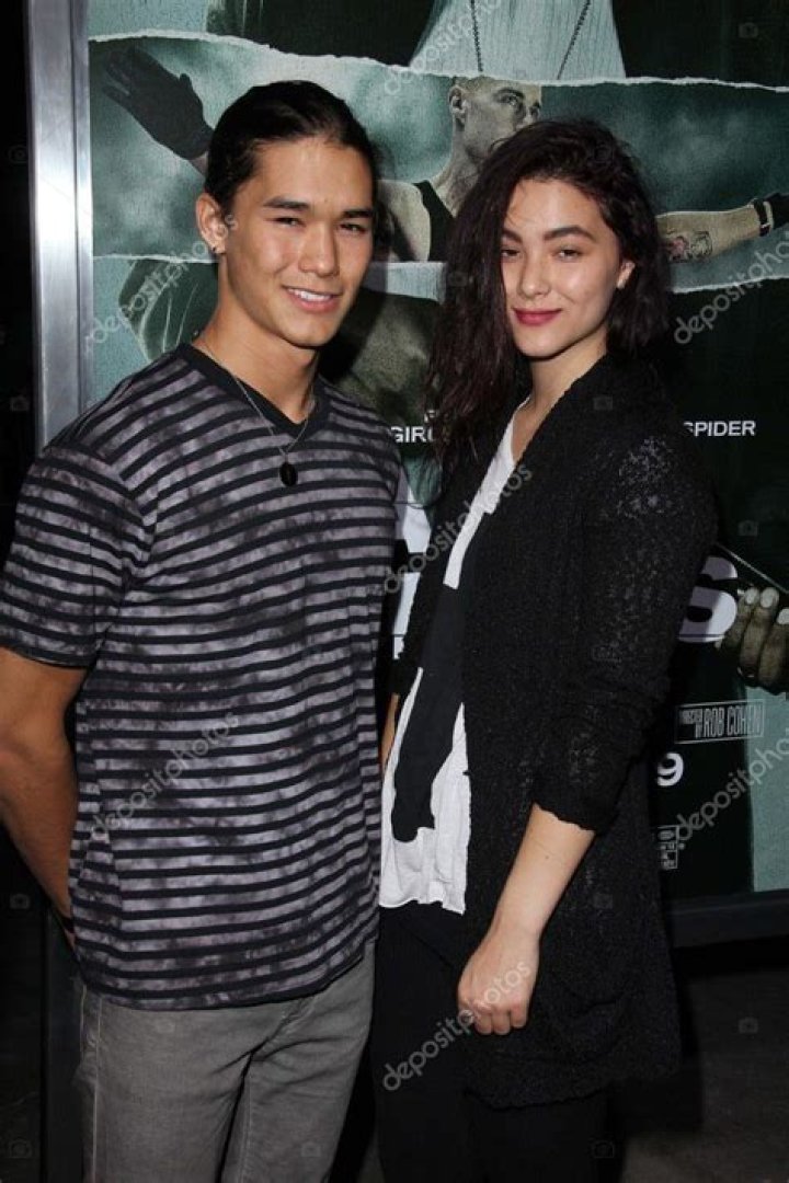 Booboo Stewart – Bio, Age, Ethnicity, Girlfriend, Height, Parents, Family, Gay