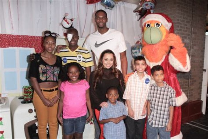 Chris Bosh Wife, Kids, Gay, Net worth, Health, Illness, Height