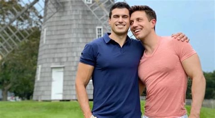 Gio Benitez- Bio, Age, Height, Net Worth, Wife, Marriage