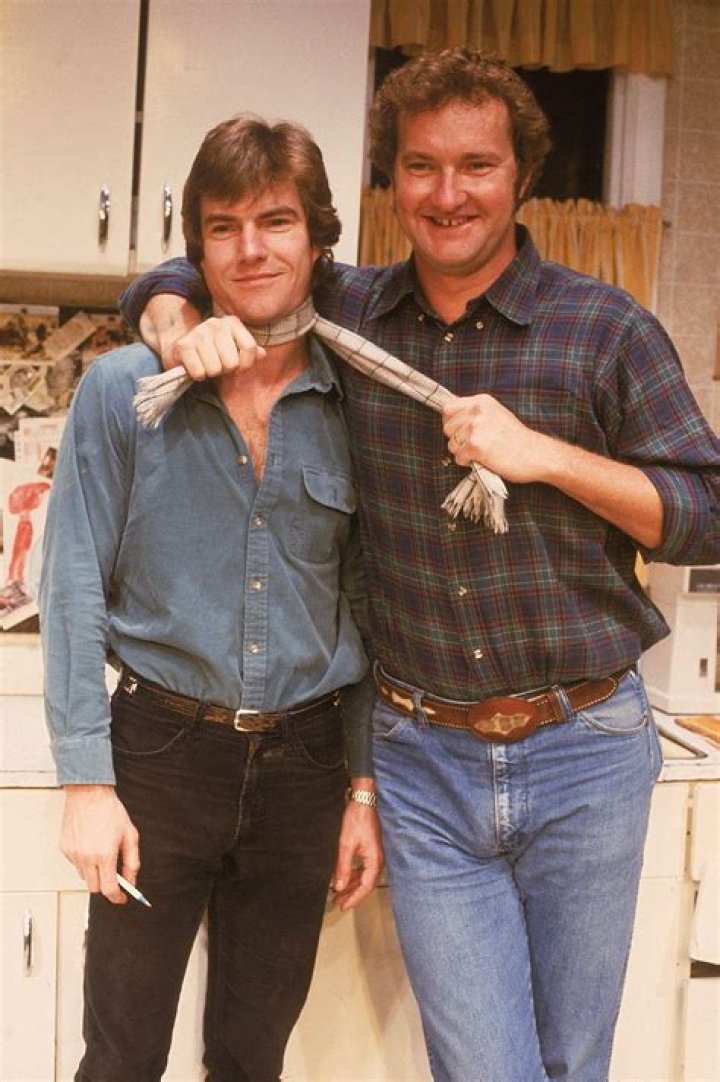 Is Randy Quaid Related To Dennis Quaid?