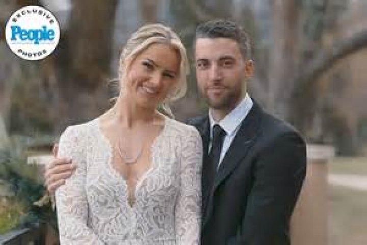 Lindsey Horan Husband: Is She Married? Engagement Rumors And Relationship