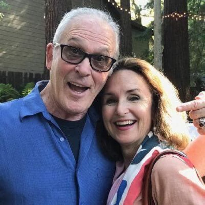 Meet David Fineman And Ellen Gunn: Who Are Chloe Fineman Parents? Wiki And Family