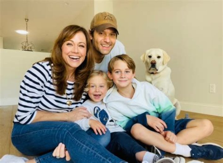 Nikki DeLoach – Bio, Age, Net Worth, Husband, Son, Family
