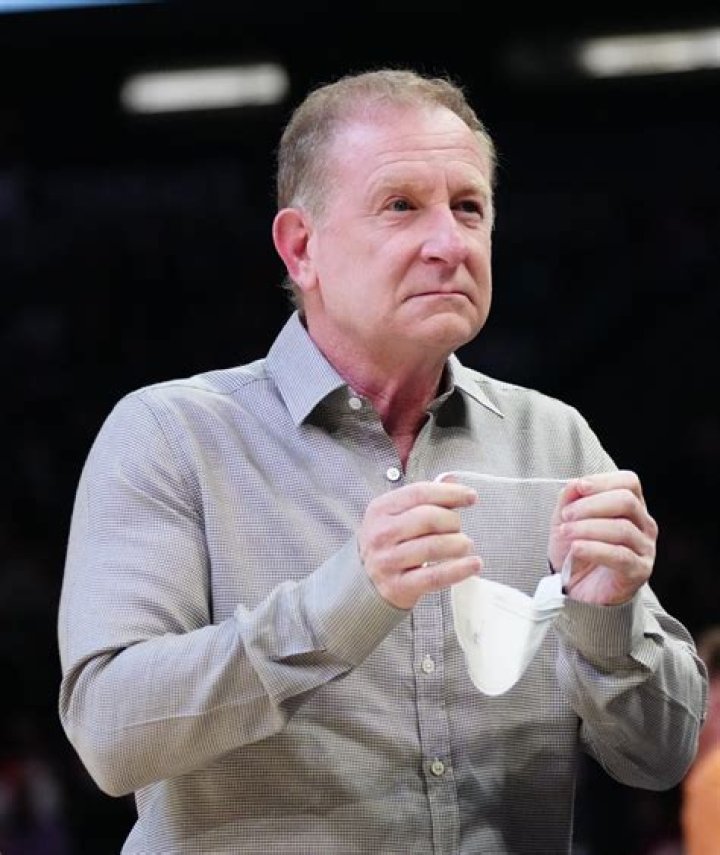 Robert Sarver |