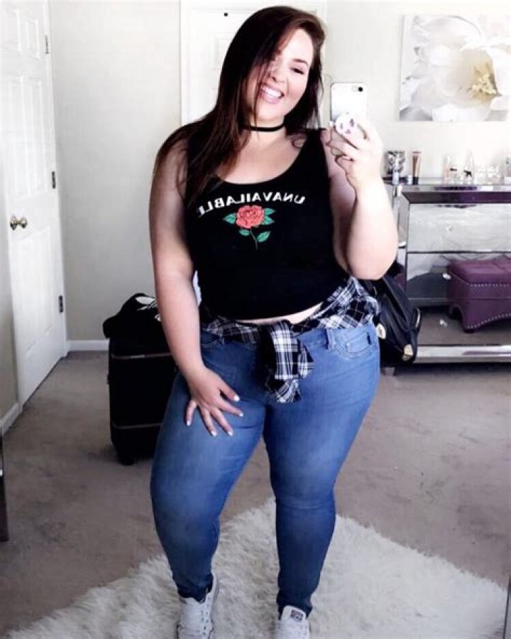 Sarah Rae Vargas ·
