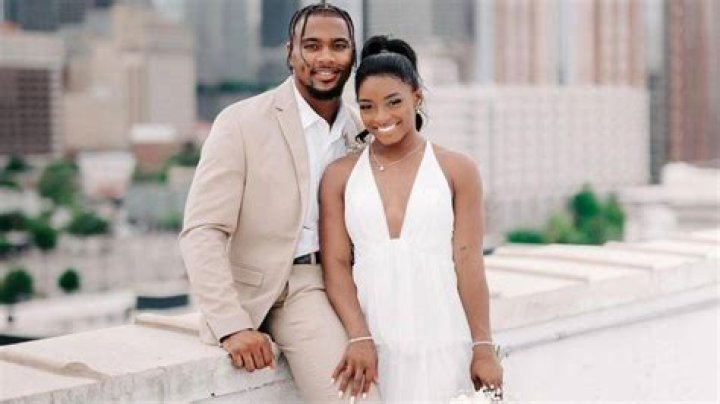 Simone Biles' Net Worth, Age, Siblings, And Boyfriend