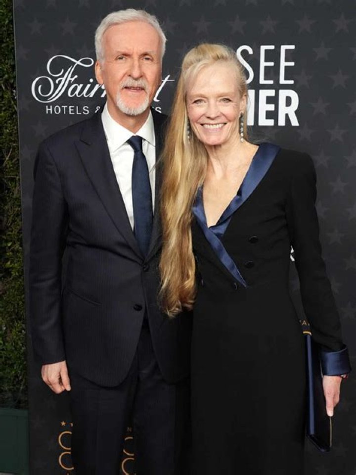 Suzy Amis Cameron Biography, Age, Height, Husband, Net Worth, Family