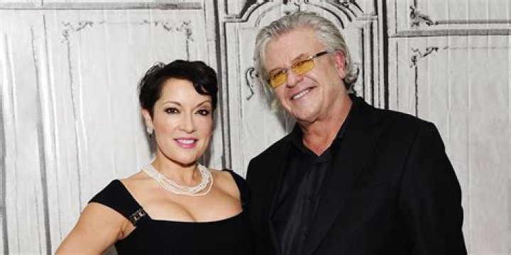 The Enigma Of Ron White's Current Girlfriend Revealed