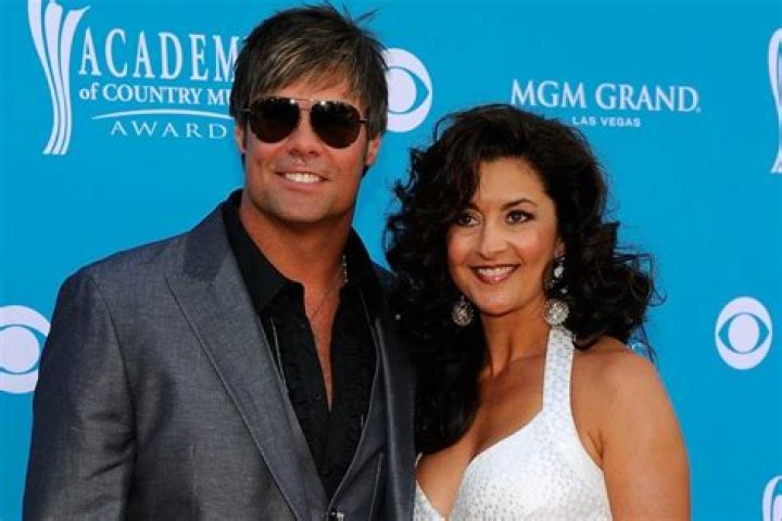 Troy Gentry ·