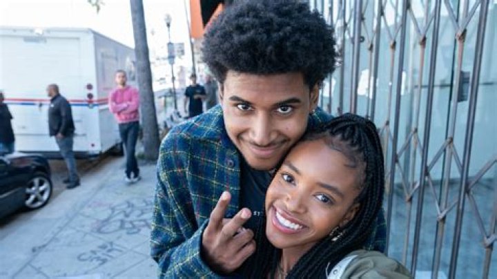 Uncover The Truths Behind "Lightskin Keisha Boyfriend" And Its Cultural Significance