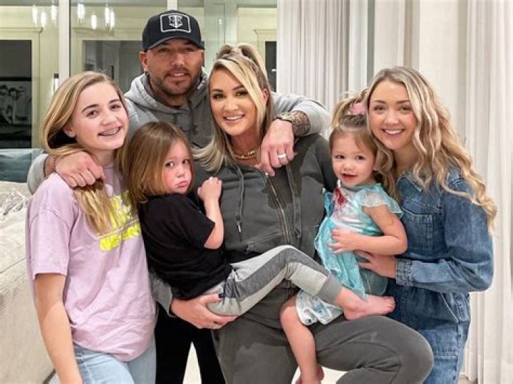 Unveiling Jason Aldean's Family: Discoveries And Insights