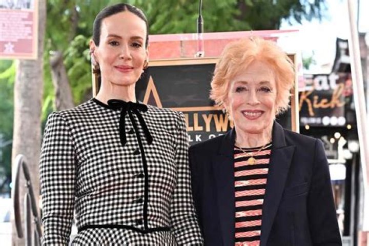 Unveiling The Dynamics Of Sarah Paulson's Age-Defying Relationship