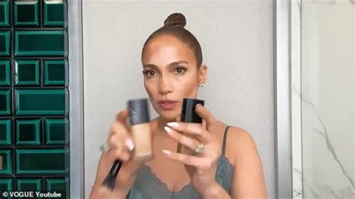 Unveiling The Secrets Behind Her No Makeup Confidence